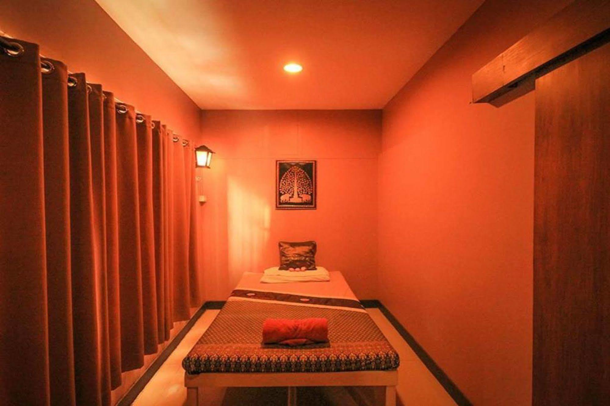 Waratee Spa Resort Villa Бангкок Екстер'єр фото