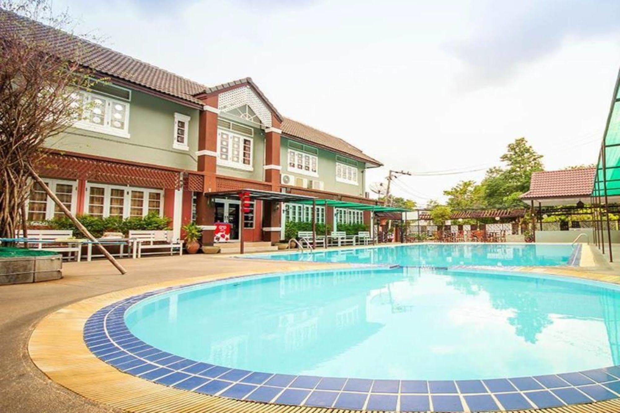 Waratee Spa Resort Villa Бангкок Екстер'єр фото