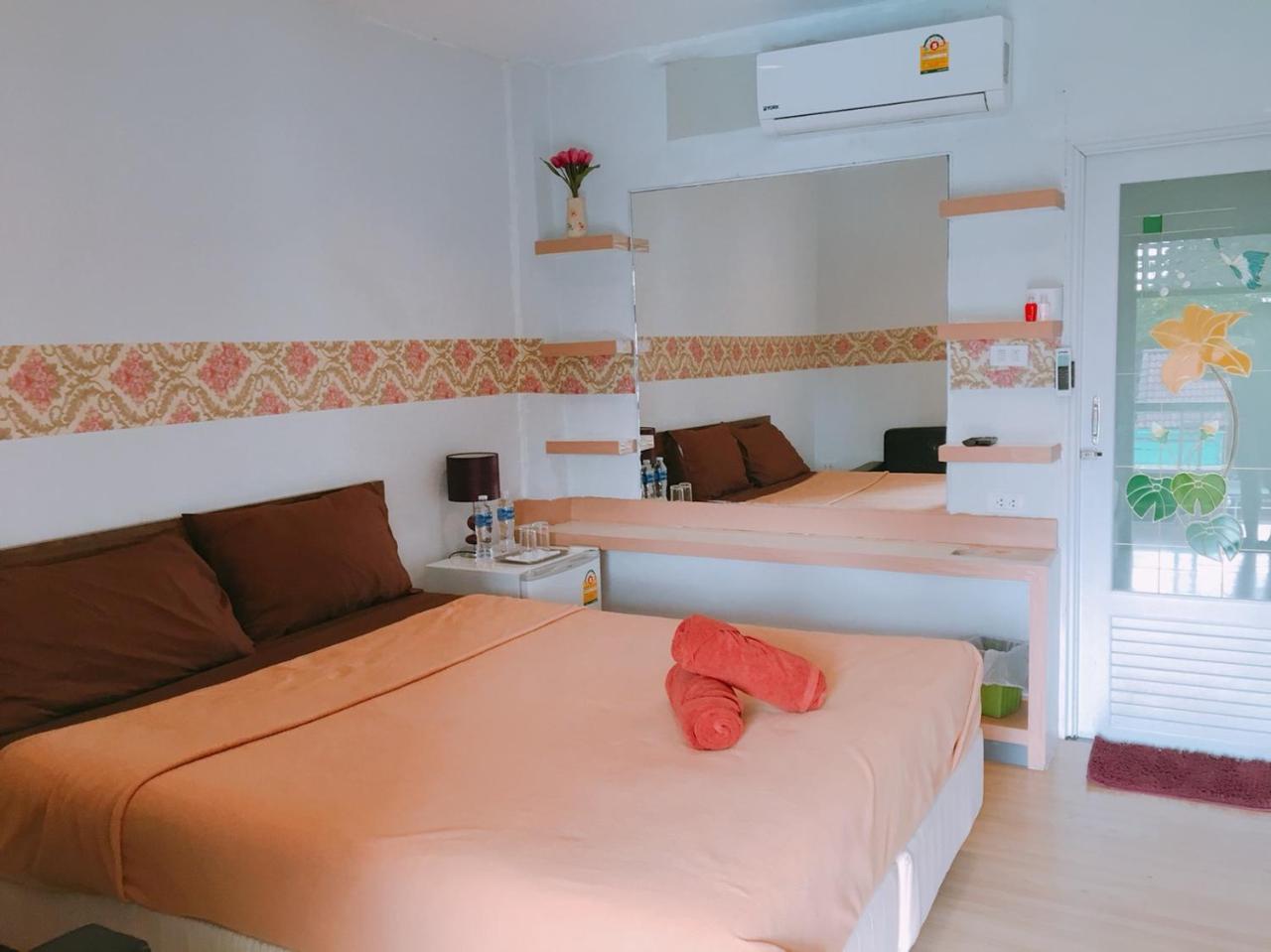Waratee Spa Resort Villa Бангкок Екстер'єр фото